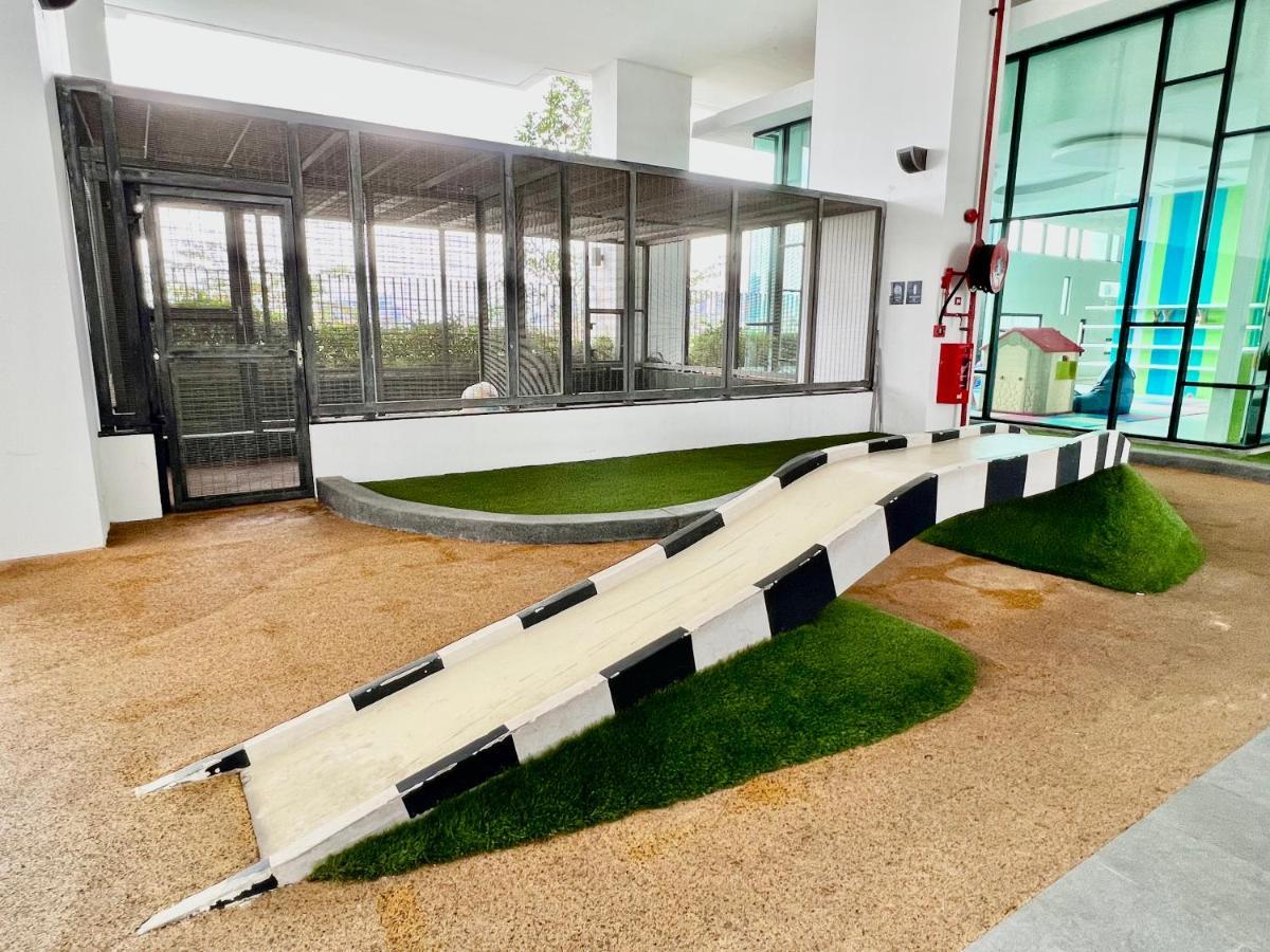 Royale Cottage Midvalley Netflix Pools 4 Pax Johor Bahru Luaran gambar